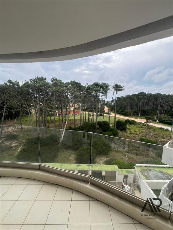 Apartamento en alquiler c/ cochera en Playa Mansa