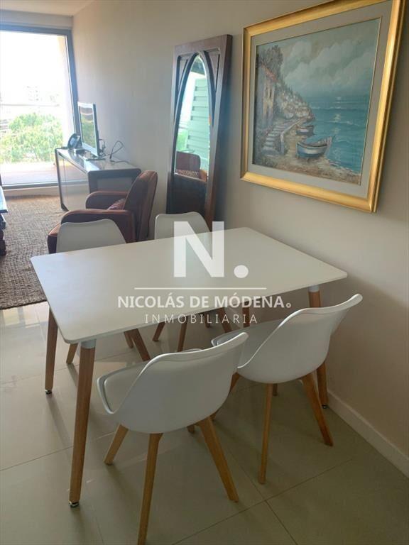 Apartamento de 2 dormitorios y 2 baños, con del