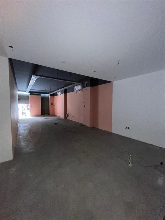 Alzaibar y Peatonal Sarandi, 80 m2, 5 mts de frente , recic