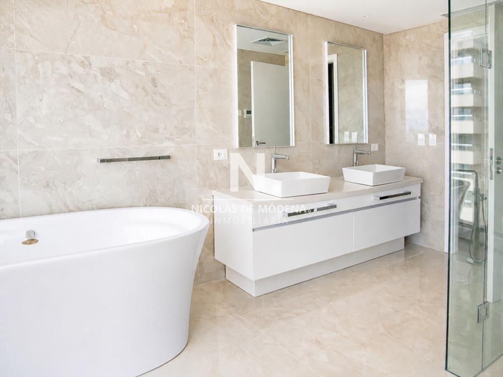 Apartamento de 4 dormitorios en venta en Trump