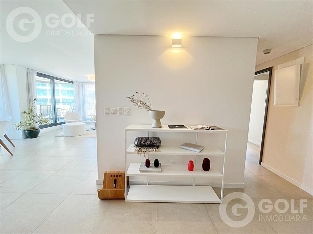 Venta apartamento de 2 dormitorios con terraza en Carrasco
