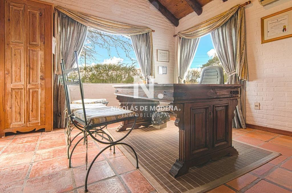 En venta impecable casa de 3 dormitorios, en del