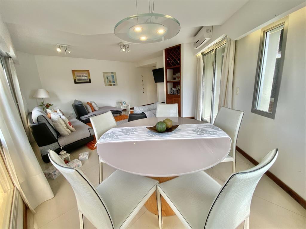 Apartamento en Roosevelt, 2 dormitorios en alquiler anual