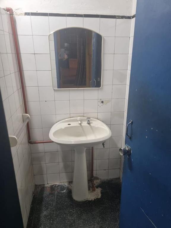 Colonia esquina Barrios Amorin, 320 m2 , gran esquina!!