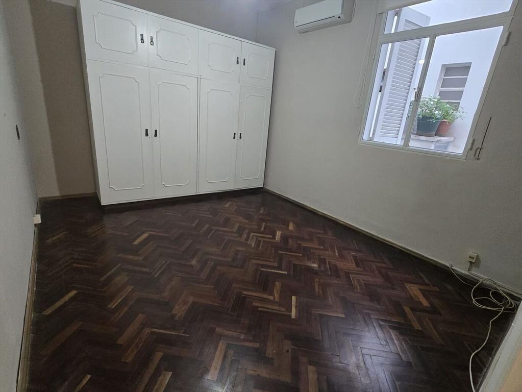 Gran ubicación de Pocitos, apto. tipo casa, excelente estad