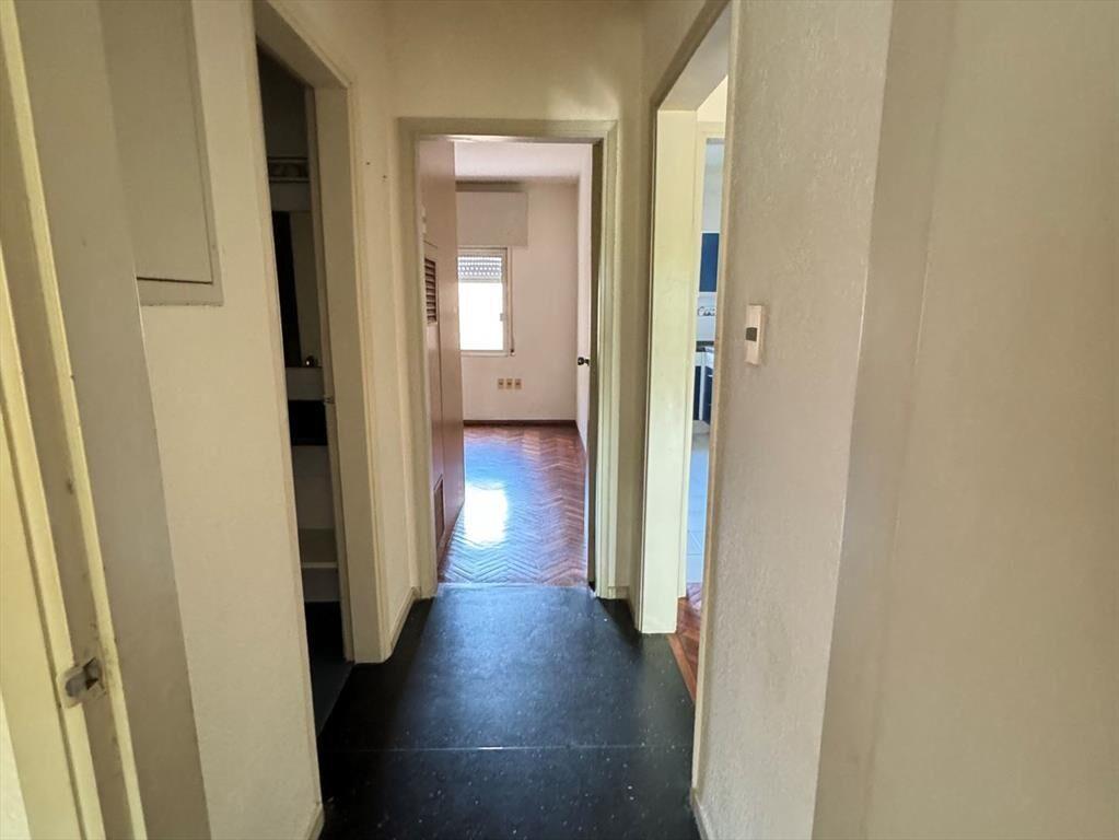 Próximo a Rambla, 2 D, GGE, Balcon al frente
