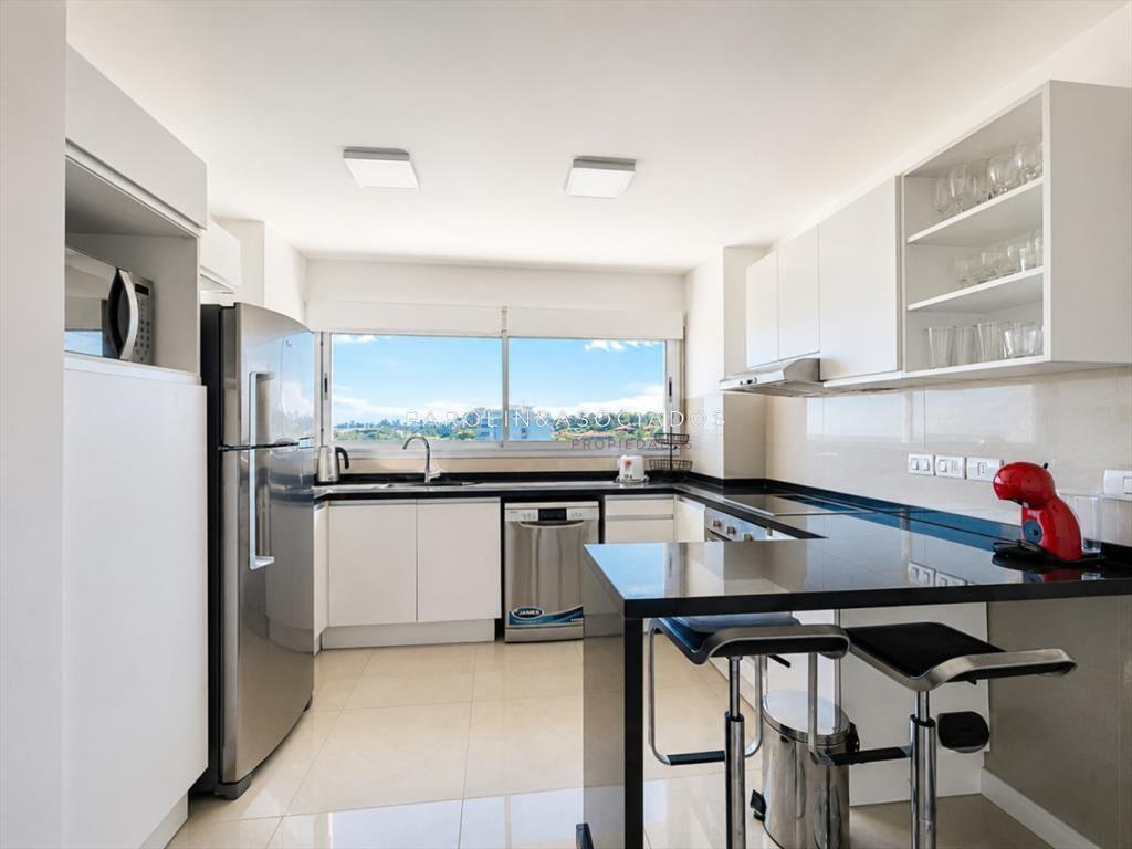 Penthouse de 3 Dormitorios en Primera Línea del