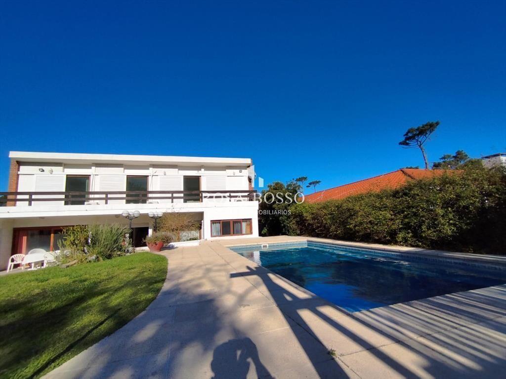 Venta y alquiler de casa en playa mansa Punta del Esate de
