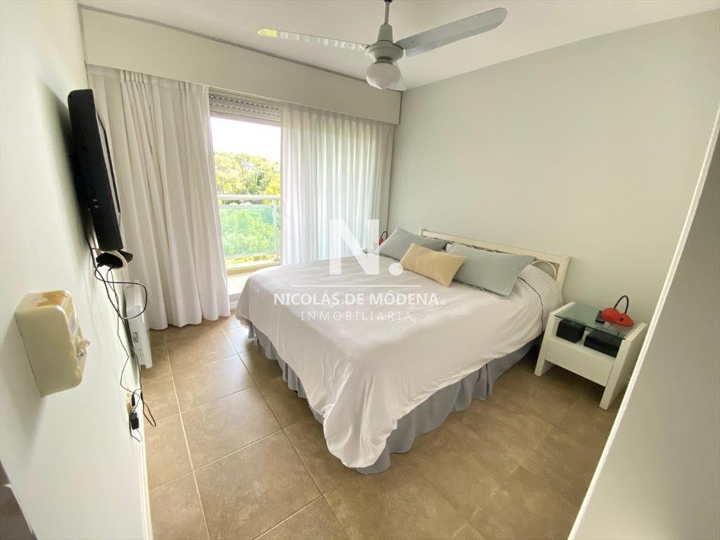 En venta departamento de 2 dormitorios en Punta