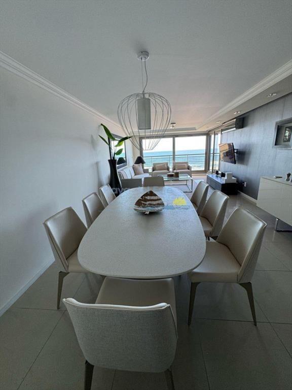 Apartamento en Alquiler de 3 Dormitorios en Punta