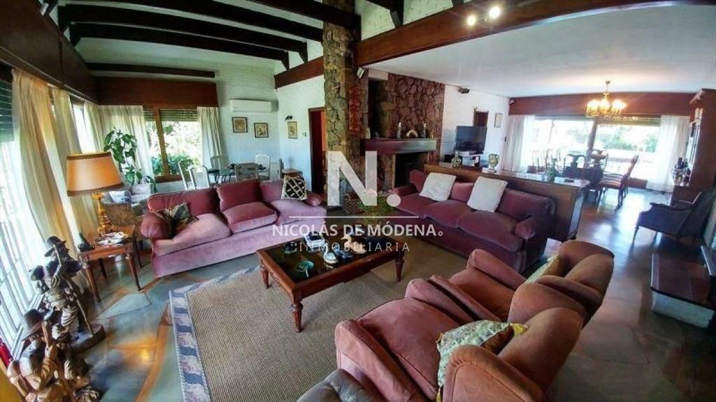 Casa en venta Playa Mansa 5 dormitorios
