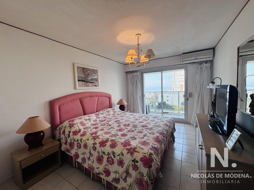 Apartamento de 1 dormitorio y medio en venta. Punta del Est