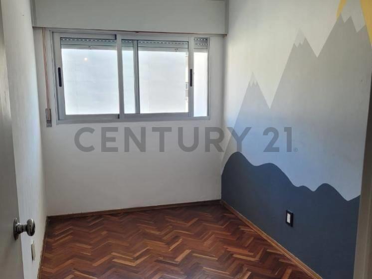 Espacioso, luminoso y ventilado apartamento 2D a 2 cuadra...
