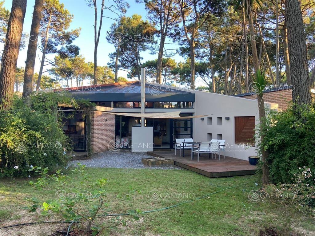 Alquiler anual, temporal casa 4 dormitorios Laguna Blanca