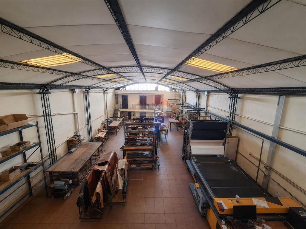 VENTA DE GRAN DEPÓSITO CON ENTRADA CAMION CENTRO