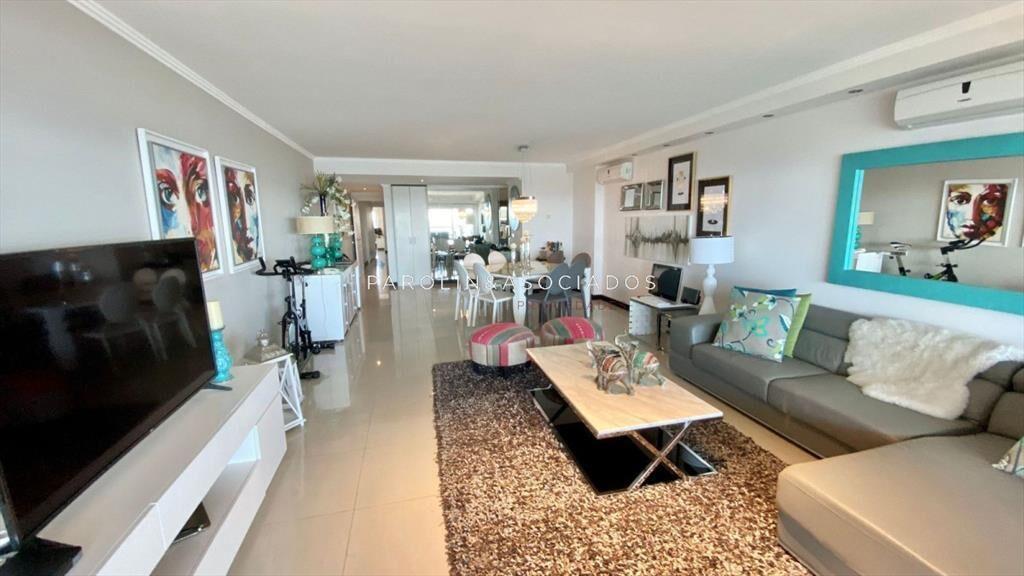 Hermoso apartamento en venta en Torre Lobos, del