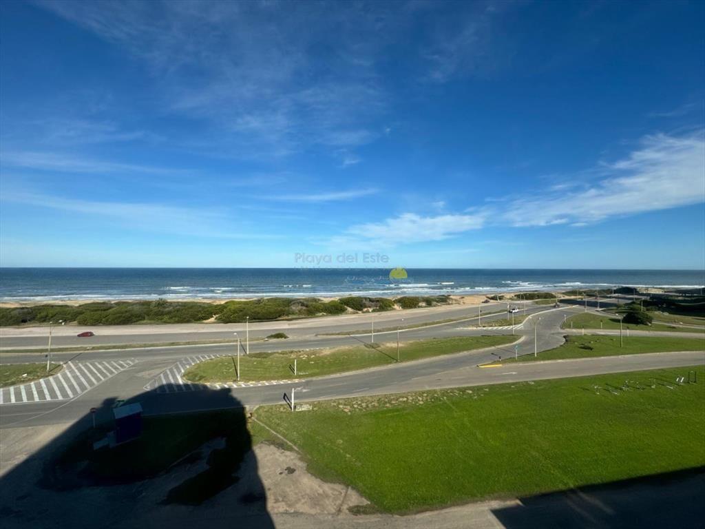 Apartamento en Venta de 3 dormitorios en Punta ,