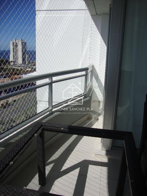 APARTAMENTO EN TORRE CON TODOS LOS SERVICIOS. A METROS DE P