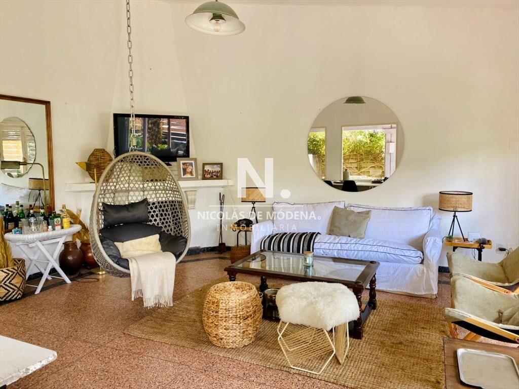 Vende Chalet de 2 dormitorios en La Barra.