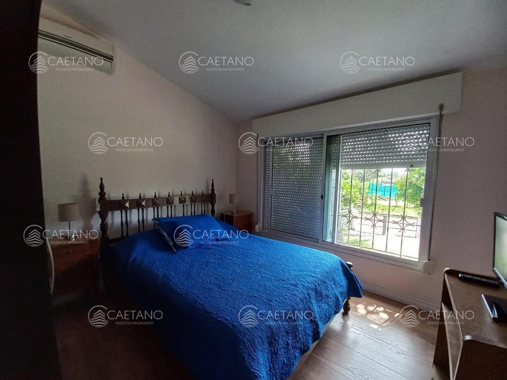 Vende casa de 3 dormitorios totalmente reformada. Con pisci