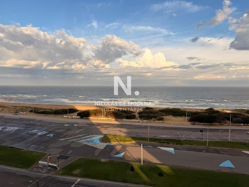 Apartamento de 1 dormitorio en venta, con garage