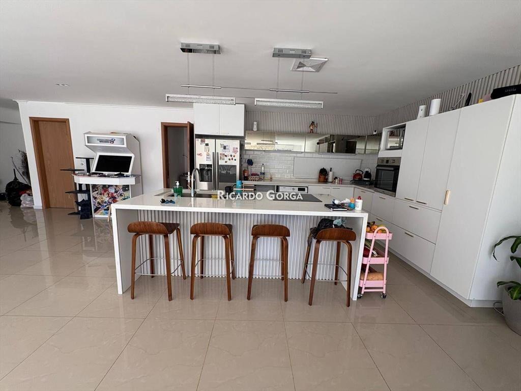Casa en venta con renta de 6 dormitorios a metros de la ...