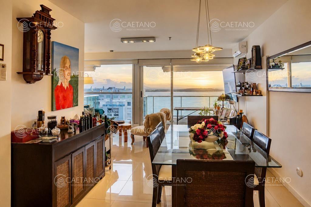 Departamento de 3 dormitorios en venta a pasos del mar. Gal