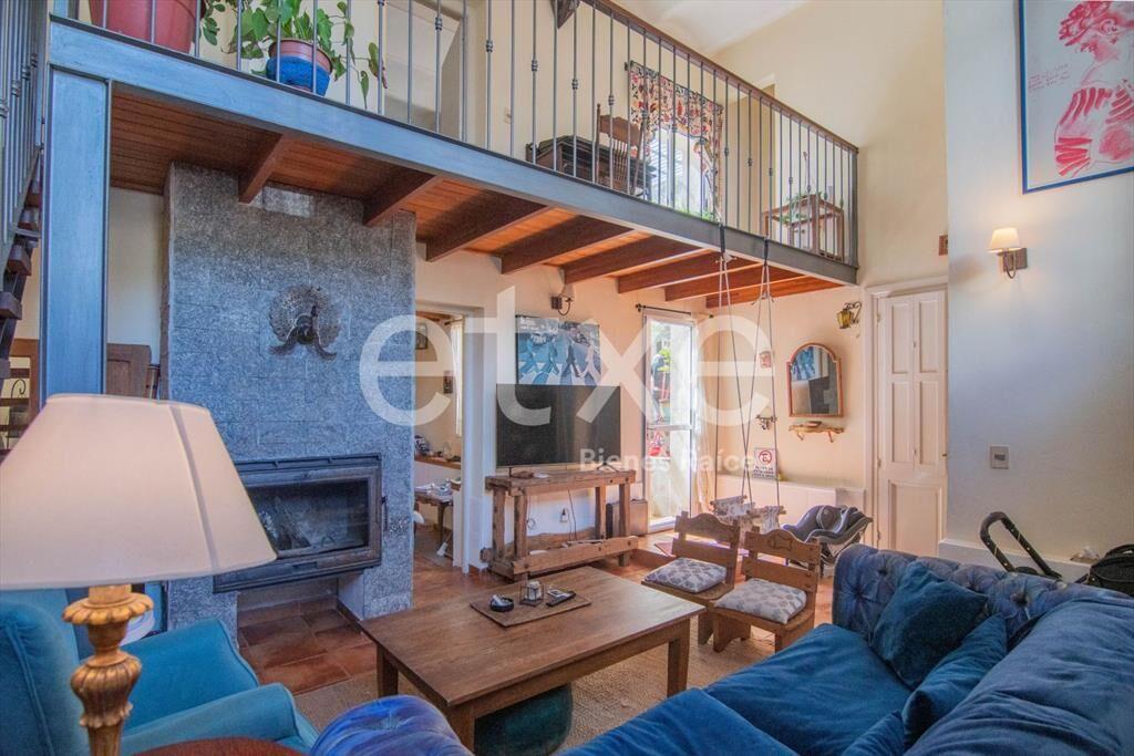 Venta de Divina Casa PH con Renta en Parque Rodo...