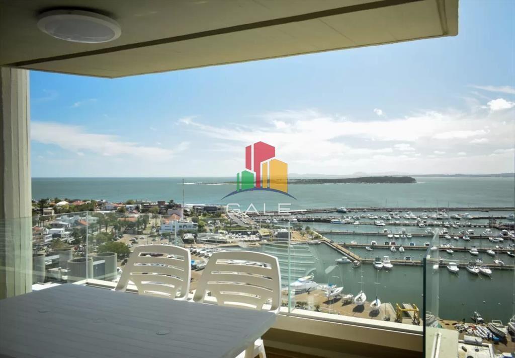 Departamento de 3 dormitorios + dep. en venta en