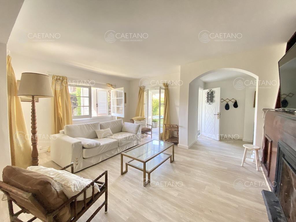 Vende casa 5 dormitorios. PenÃ­nsula, Punta del