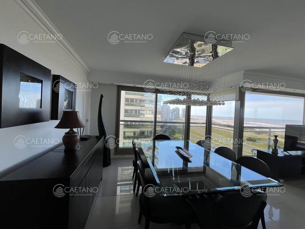 Venta apartamento de 3 dormitorios, Playa Brava