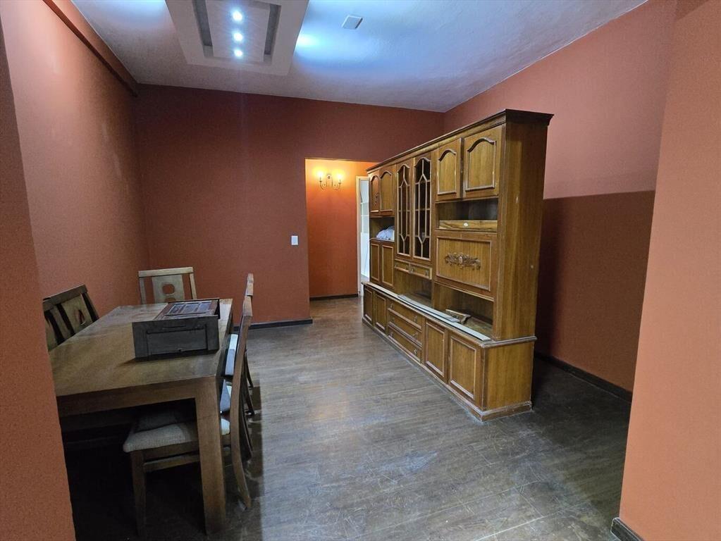 Casa en PB, sobre Pena, con patio, azotea y parrillero!