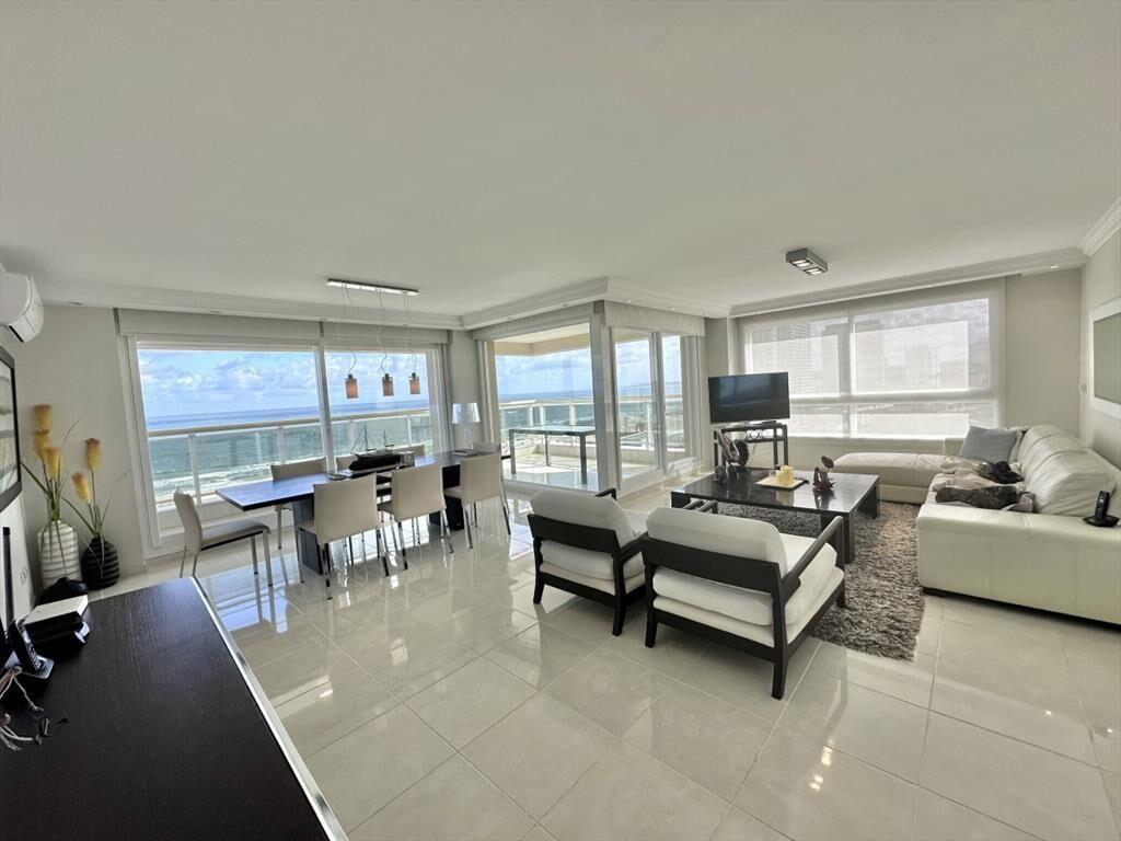 VENTA APARTAMENTO 3 DORMITORIOS EDIFICIO LE