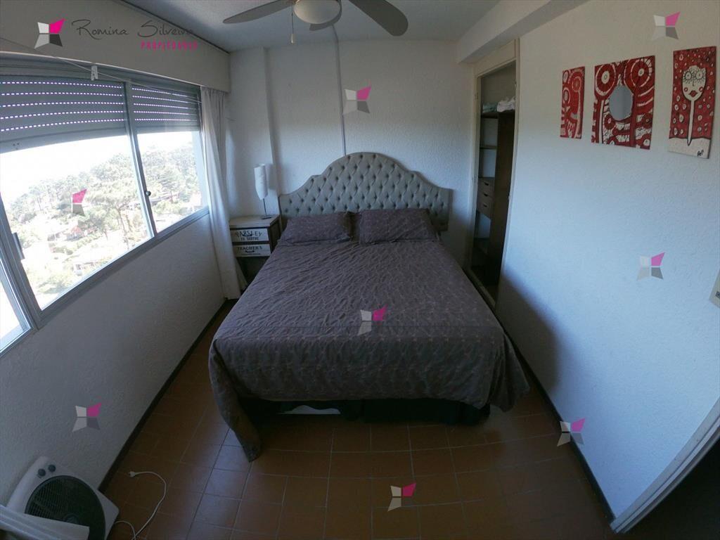 VENTA DE APARTAMENTO DE 2 DORMITORIOS EN EDIFICIO SOBRE ROO