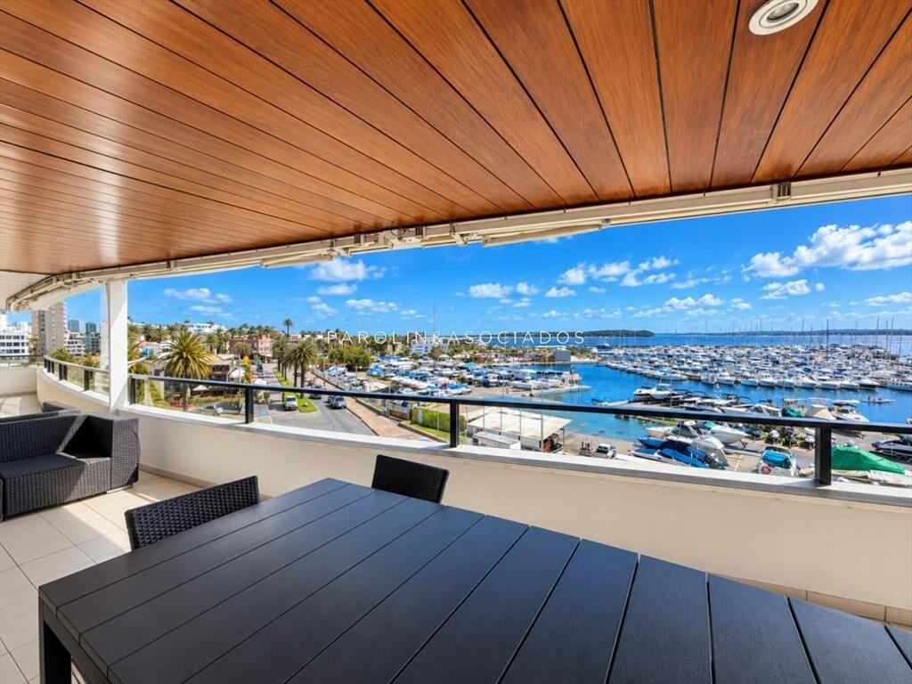 Apartamento en venta de 3 dormitorios en edificio Portofino