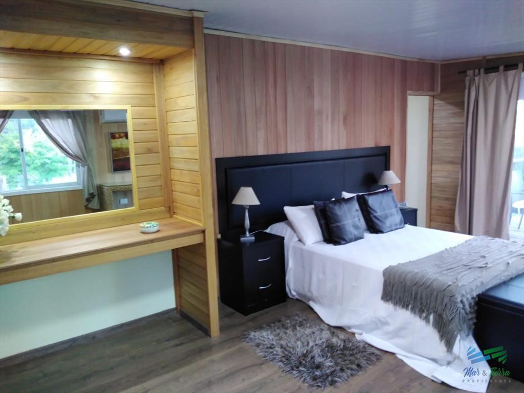 Muy linda chacra con casa, arbolada y bien