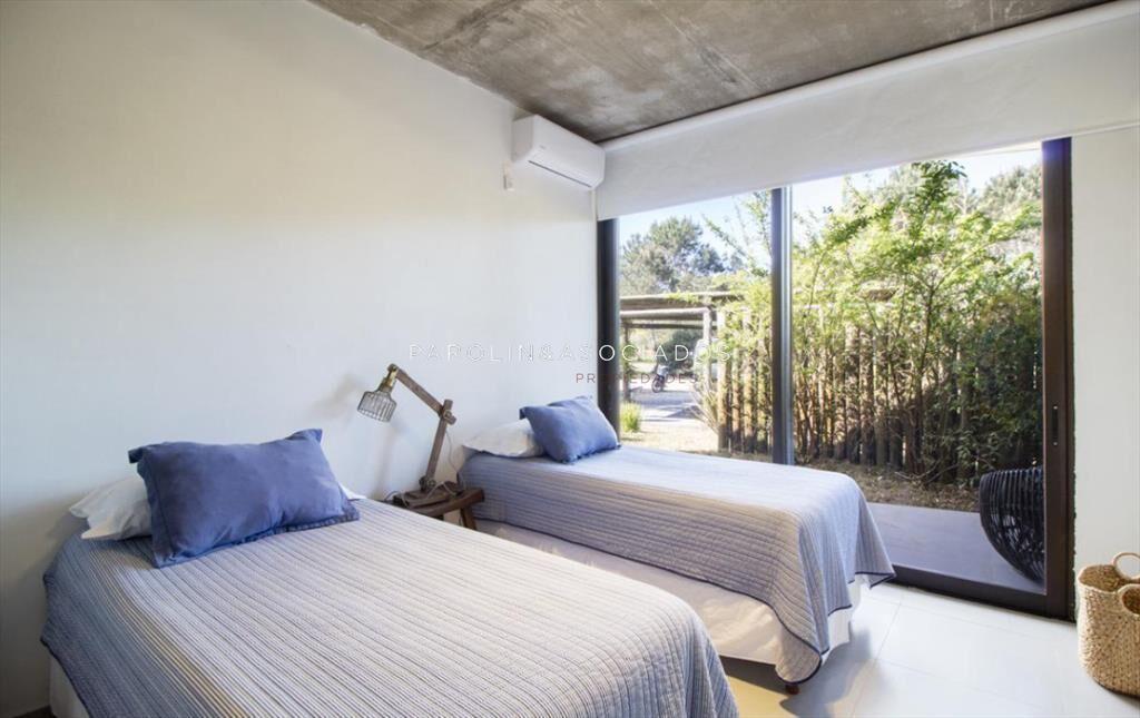 Casa en Venta de 4 Dormitorios en Laguna Escondida
