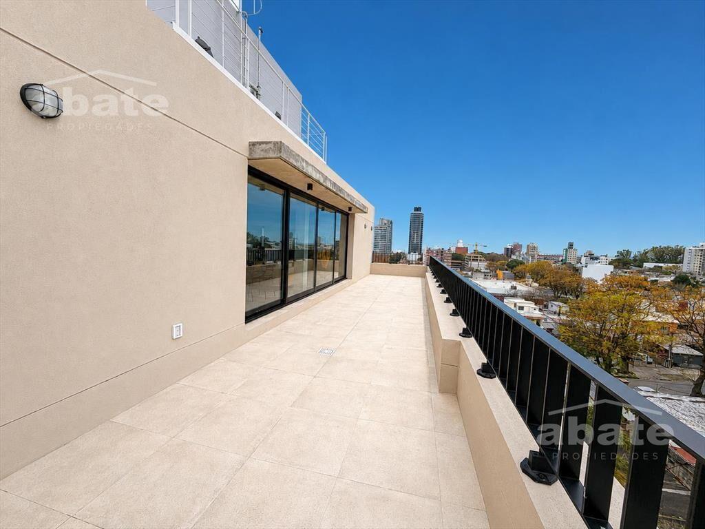 Venta Penthouse 2 Dormitorios, en Buceo con garaje doble