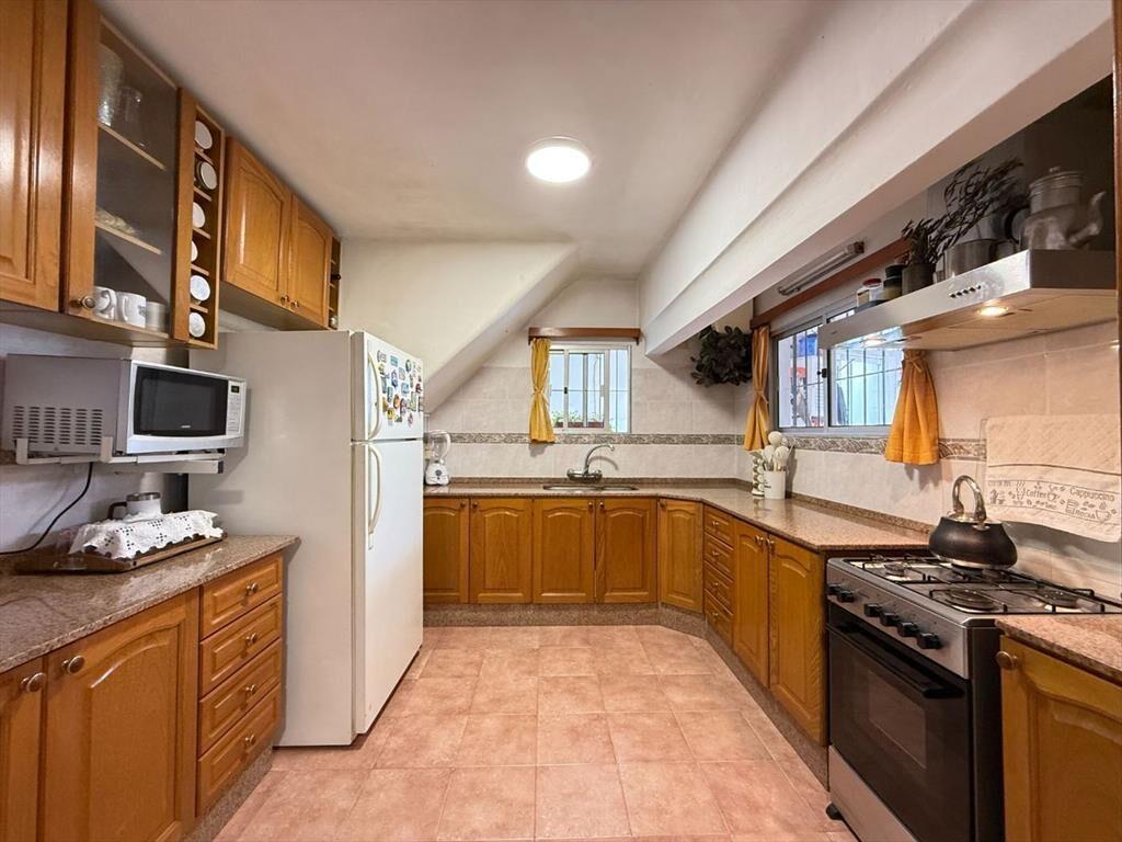 Venta Casa PH Parque Batlle 5 dorm. garage y patio