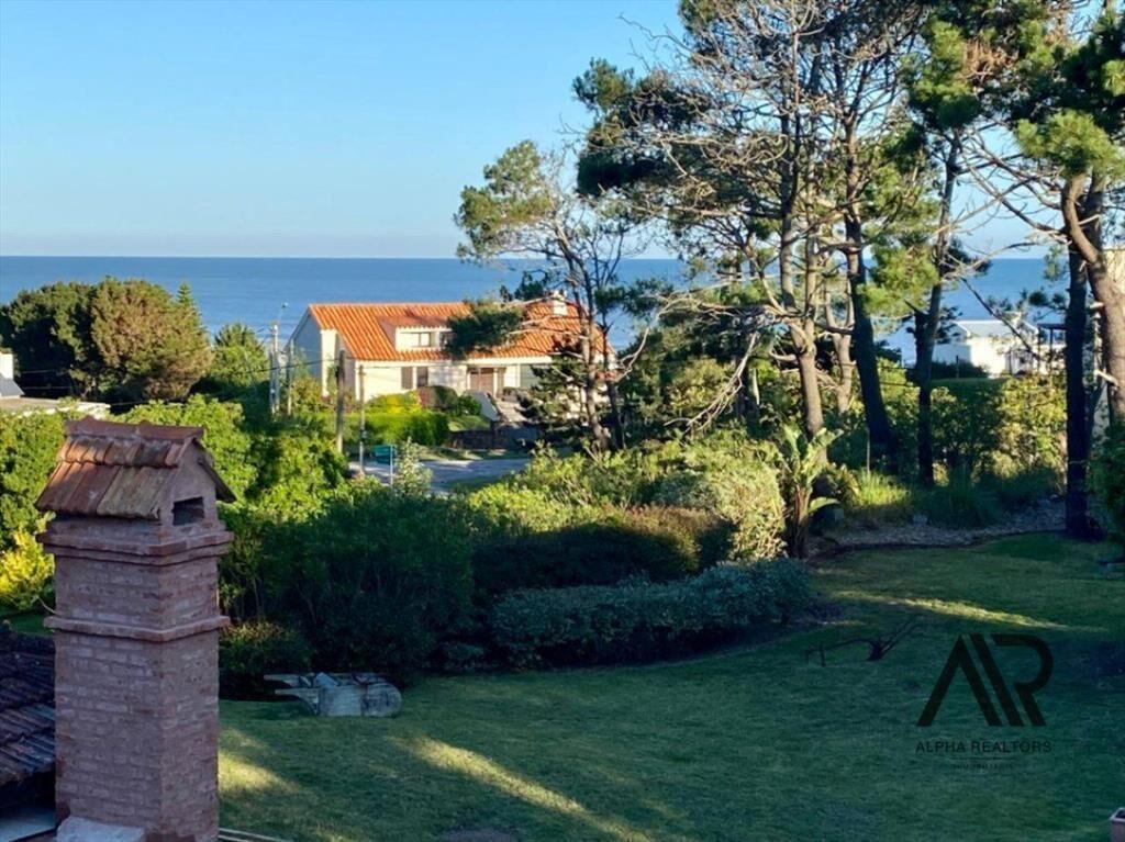 Casa en alquiler temporario de 4 dormitorios en La Barra...