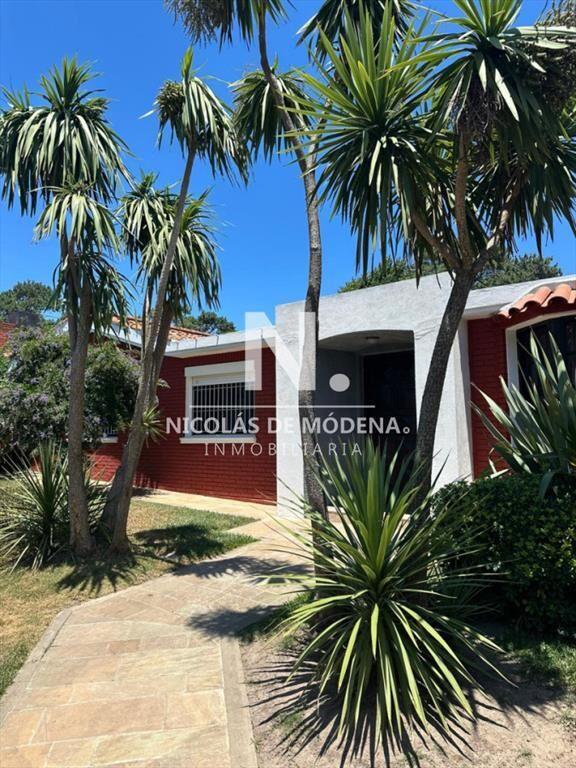 OPORTUNIDAD EN BARRIO CANTEGRIL . VENDO CASA DE 3