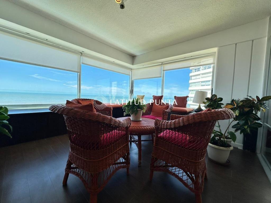 Apartamento en Torre Delfín, 3 dormitorios más