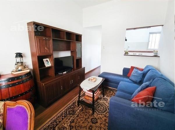 A pasos de la rambla, 1ero x Escalera, 1 dormitorio Balcón