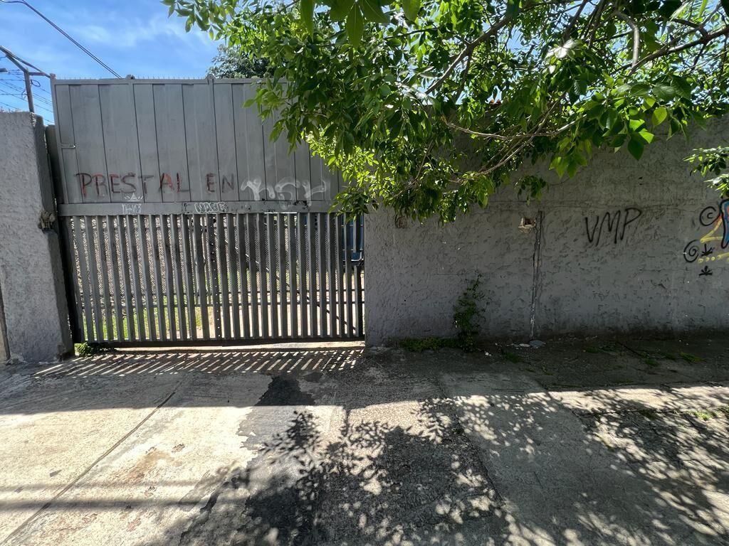 Local esquina de 480m2 en Belvedere