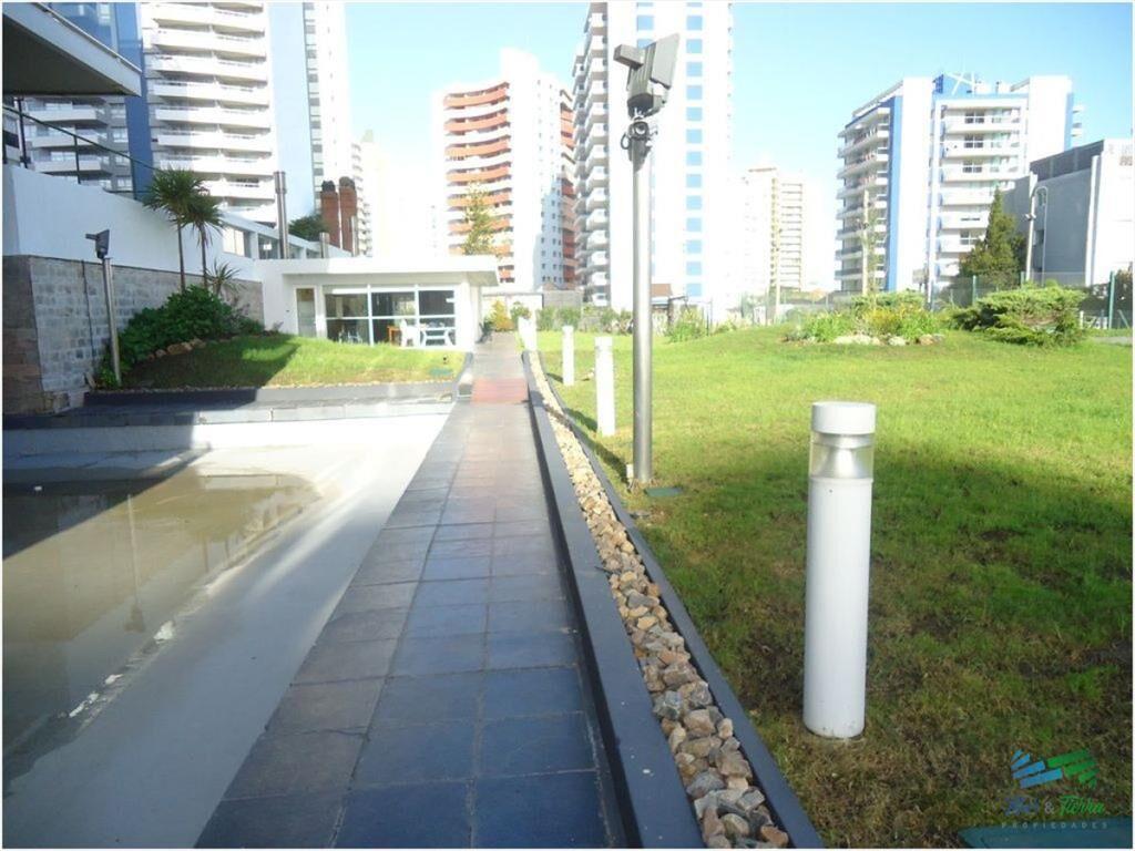Vendo apartamento 3 dormitorios con parrillero y