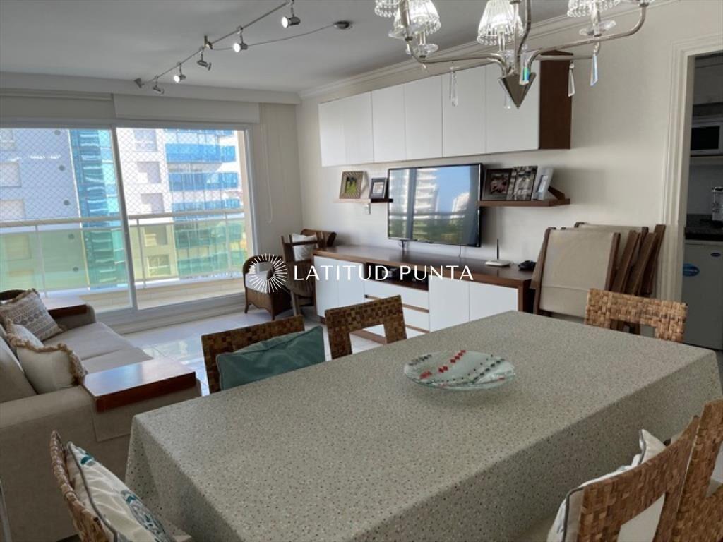 Apartamento de 3 dormitorios en Coral Tower