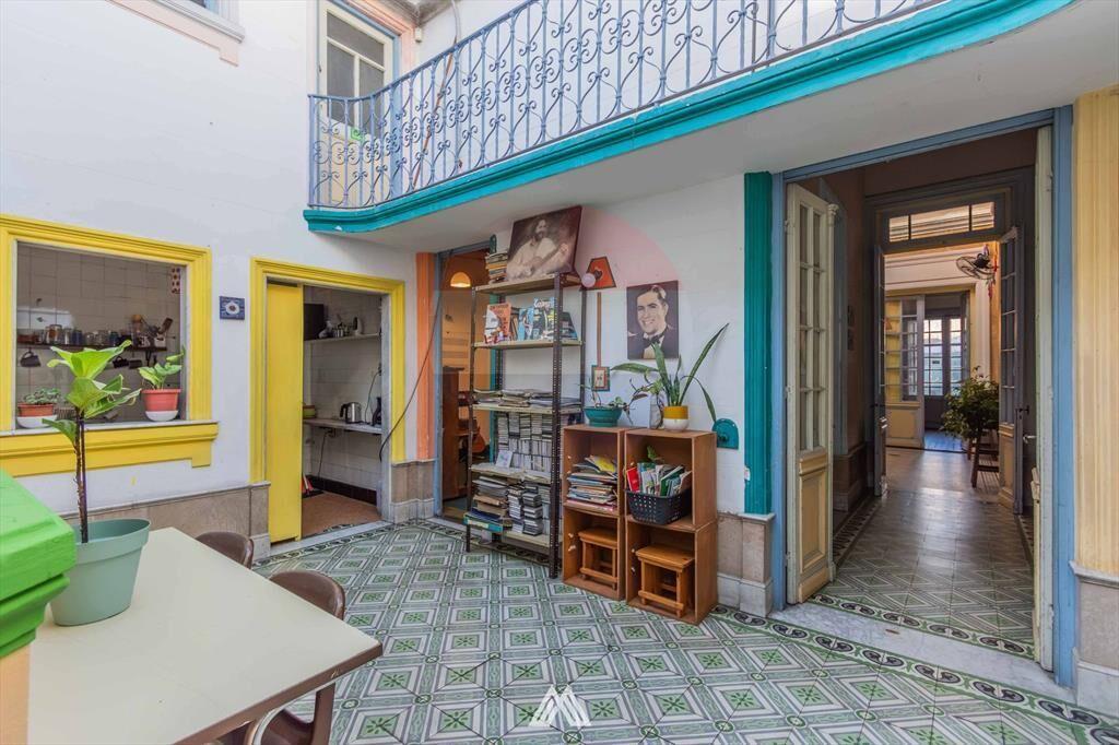 VENTA DE GRAN VIVIENDA + 3 LOCALES EN CENTRO