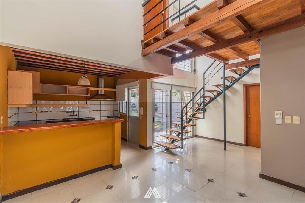 Venta de casa con 3 dormitorios en centro de Pando