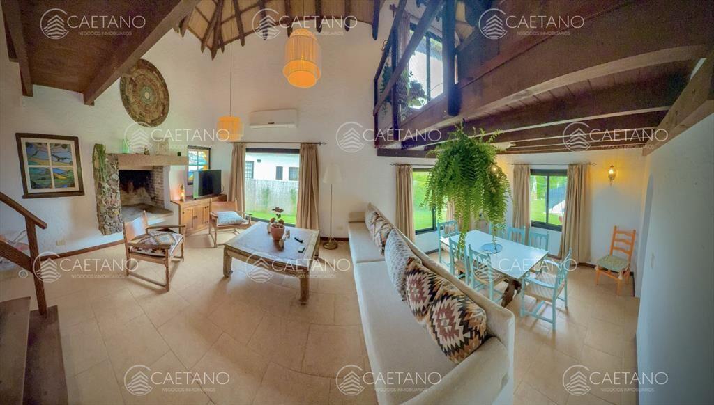 Casa en La Rinconada Punta Ballena a metros del mar
