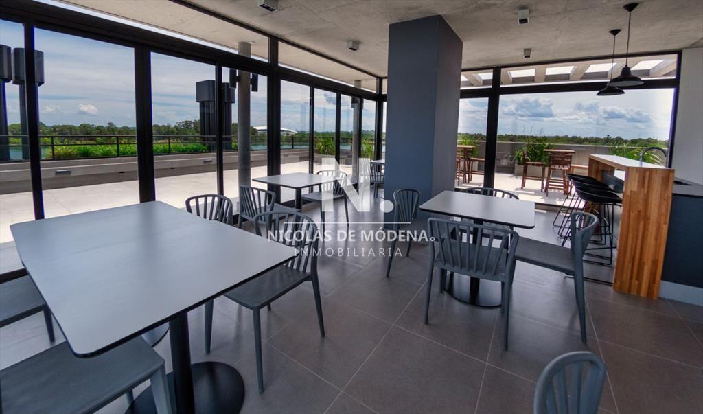 Venta Luminoso Apartamento de 2 Dormitorios Frente al Lago.